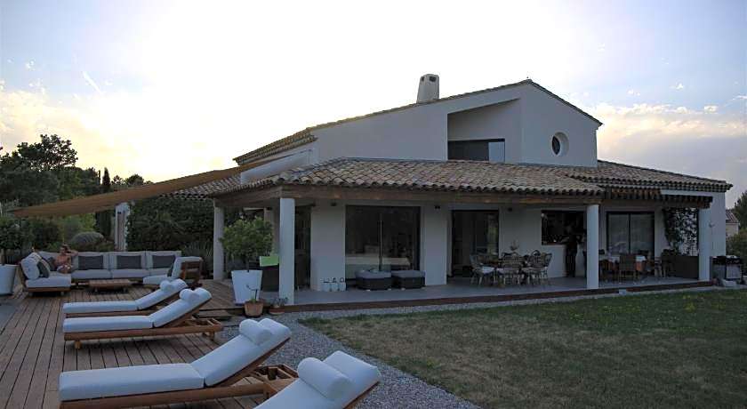 Villa Otilia-Bed and Breakfast-Chambres d'hotes en Provence