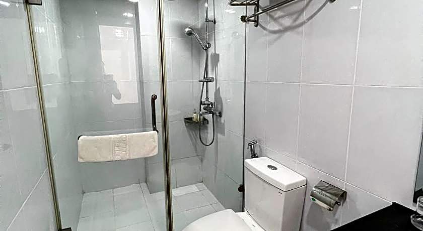 Holiday Suites Hotel & Spa