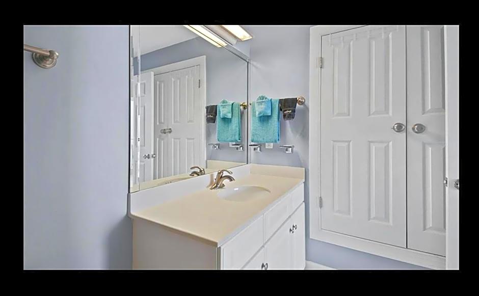 Beautiful Beachfront Views - The Retreat at Emerald Isle