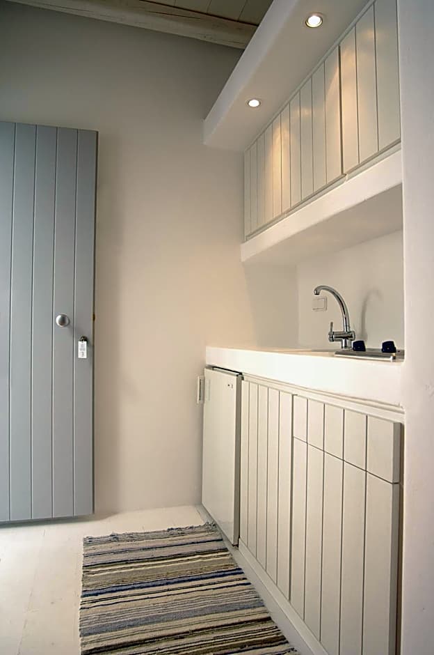 Kapetan Tasos Suites