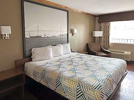 King Room - Disability Access - Non-Smoking