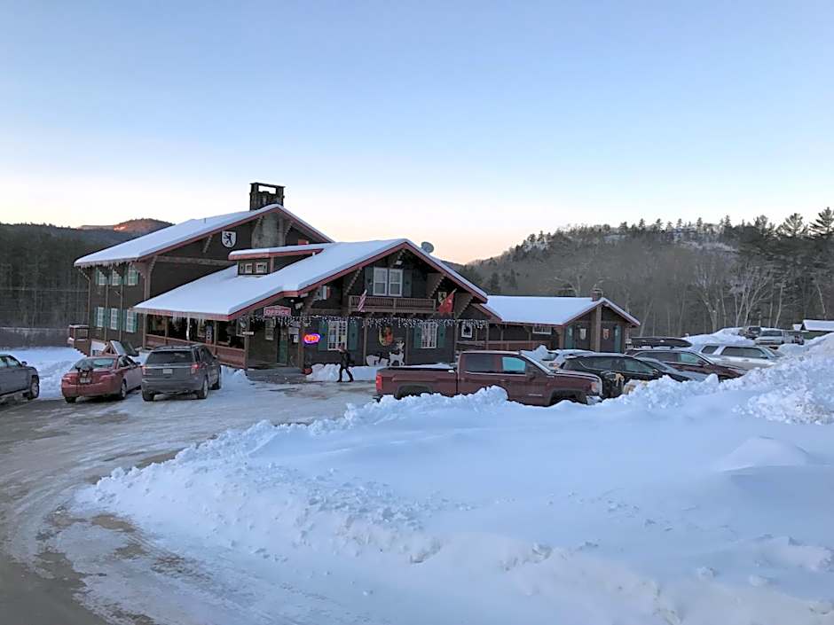 Swiss Chalets Village Inn