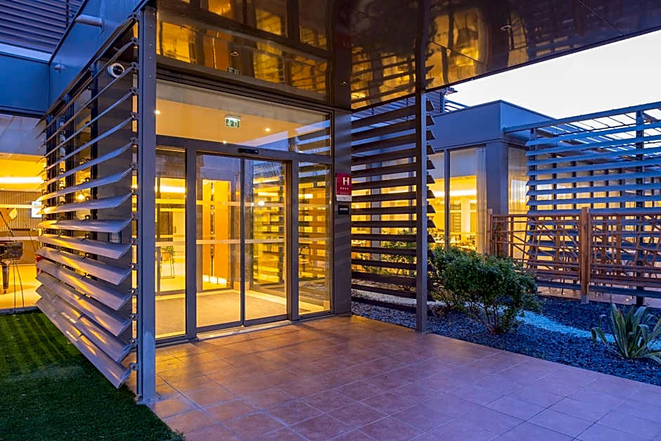 Zenitude Hotel la Valadiere, an Ascend Collection Hotel