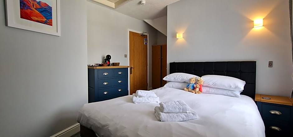 Bonny Brae House by Woodland Park