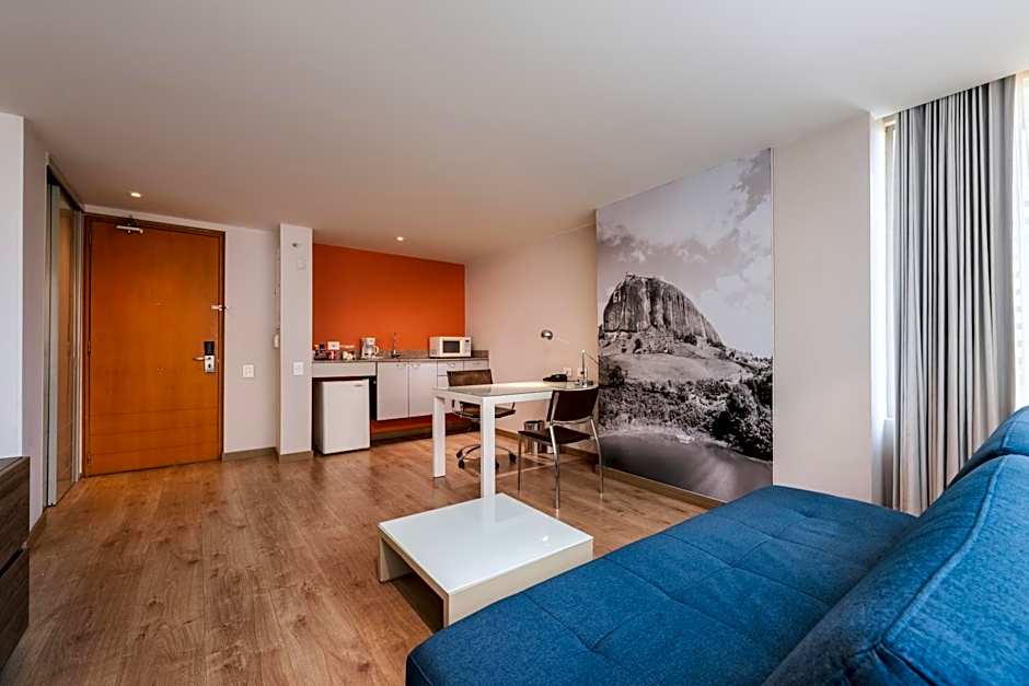 Hotel Holiday Inn Express & Suites Medellin By IHG