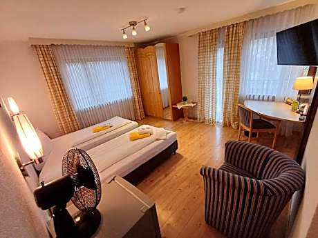 Double or Twin Room with shared kitchen