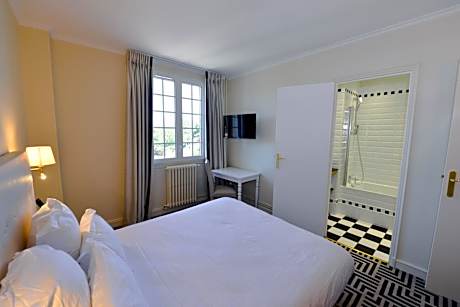 Double or Twin Room with Village View
