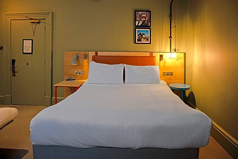 Bristol Grand Hotel By Sunday