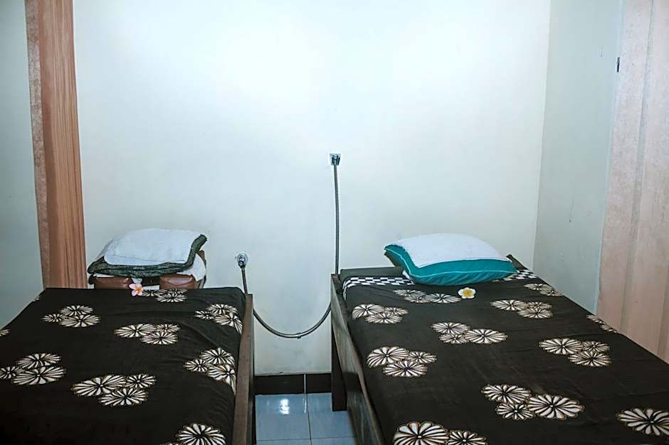 Kurnia Guest House & Spa 