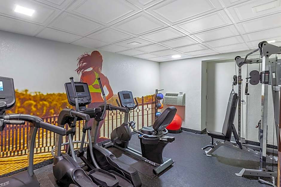 Clarion Pointe by Choice Hotels Racine