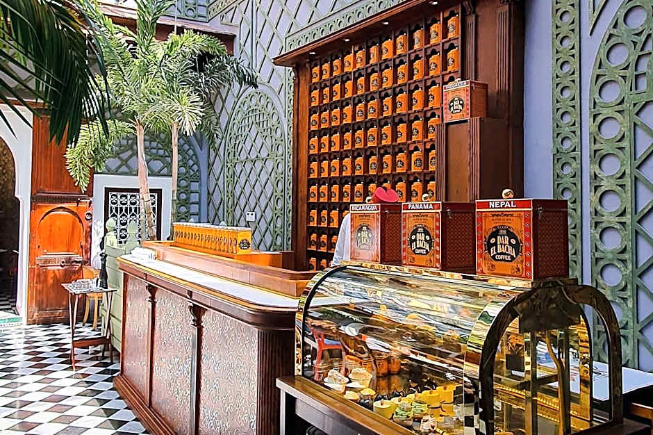 Riad 92 - Architect's Riad in the Exclusive Dar El Bacha