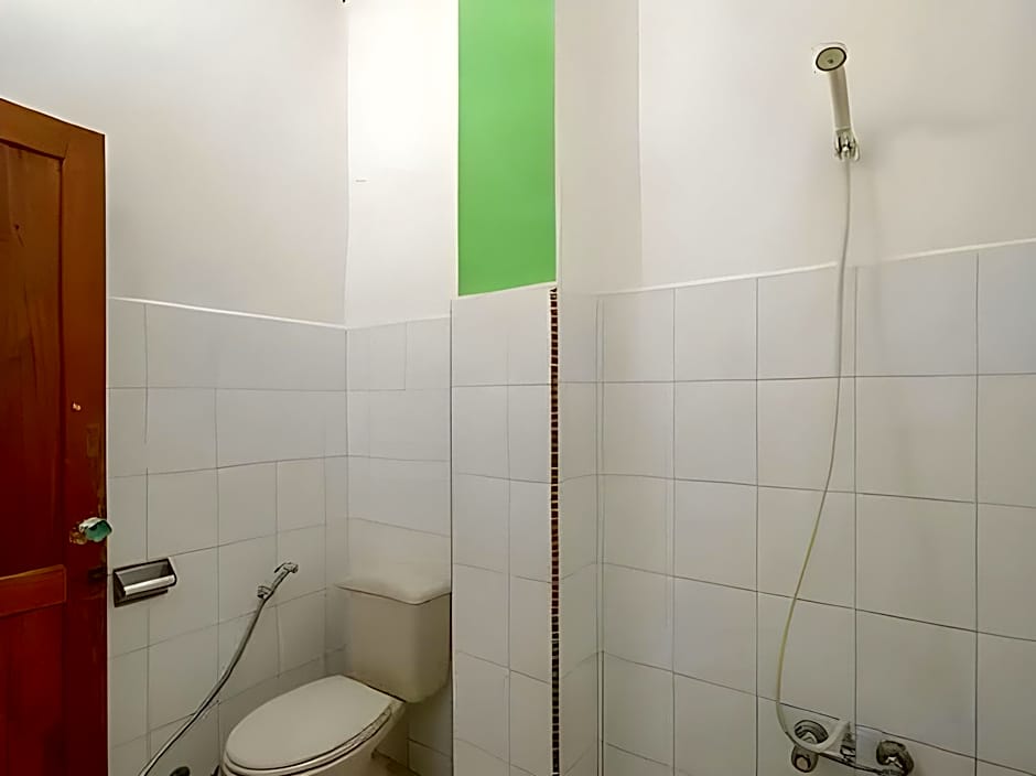 RedDoorz @ Tuktuk Danau Toba