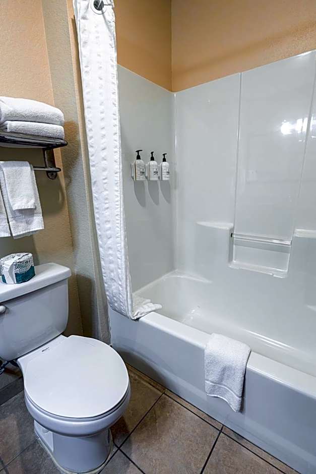 Cobblestone Inn & Suites - Big Lake