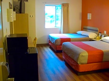 Quadruple Room - Non-Smoking