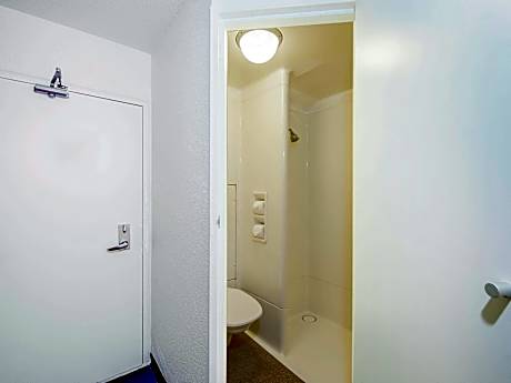 Standard Room with 1 Queen Bed