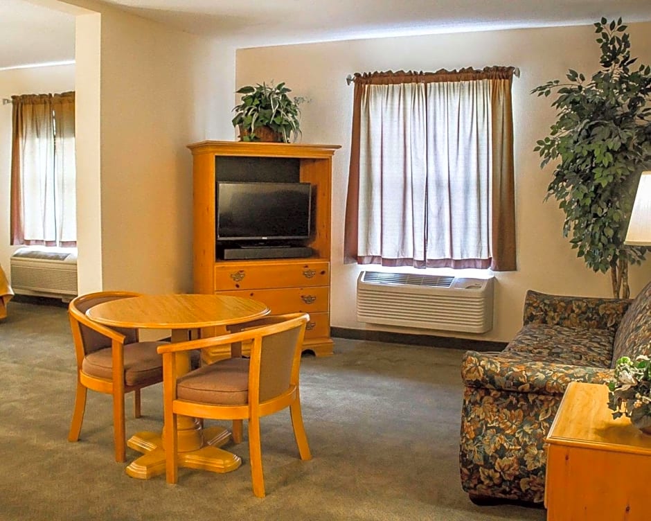 Quality Inn & Suites Conference Center