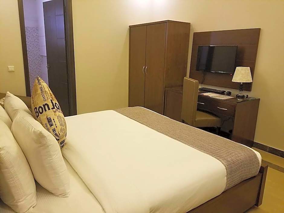 Zifan Hotel & Suites