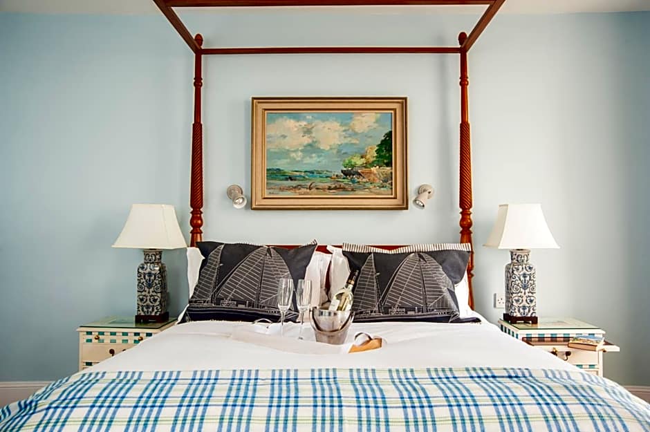 The Royal Harbour Hotel