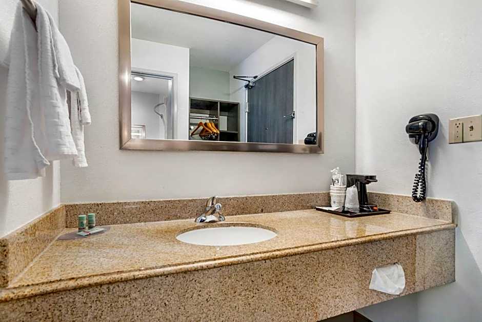 Country Inn & Suites by Radisson, Montgomery East I-85
