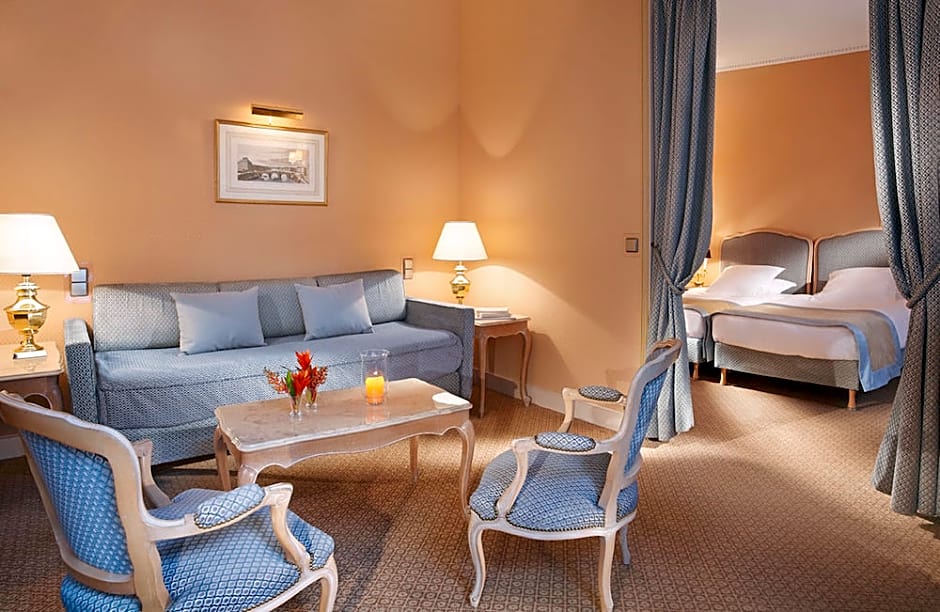 Rochester Champs-Elysees Hotel