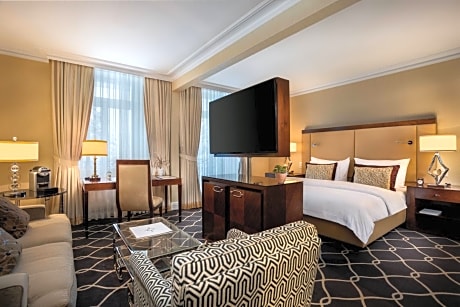 Superior Junior Suite with 1 Bedroom 1 King bed