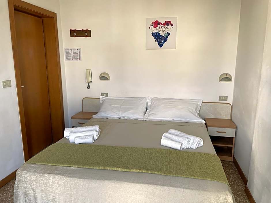 Hotel Alex