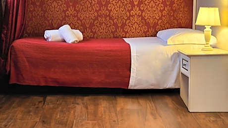 Deluxe Quadruple Room with Canal View