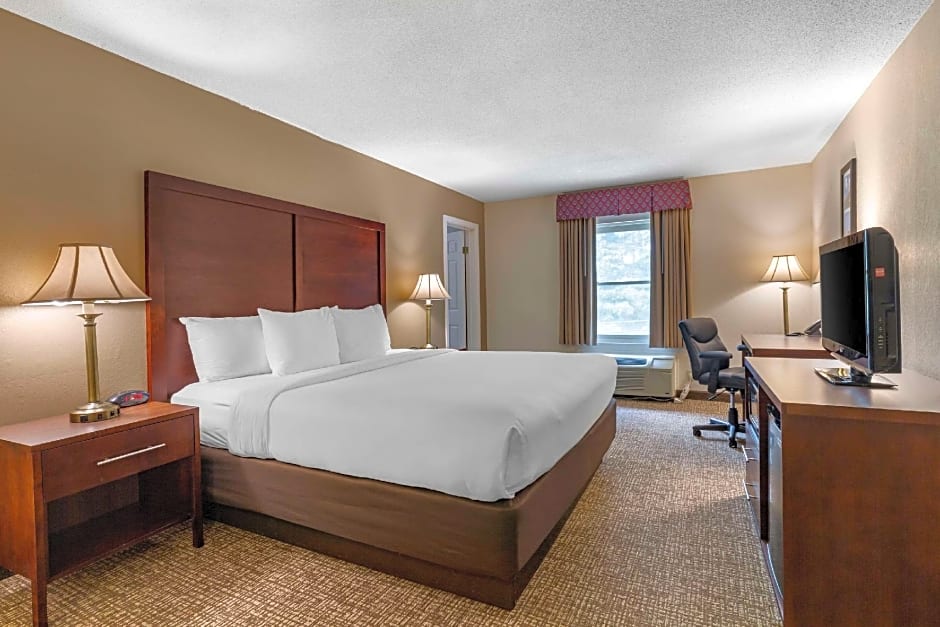 MainStay Suites Foxboro - Mansfield