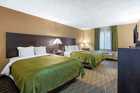 2 Queen Beds, Suite, Nonsmoking