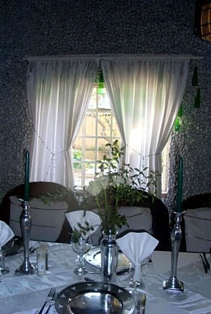 44 on Ennis Guest Lodge and Restaurant - NO LOAD SHEDDDING