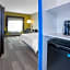 Holiday Inn Express Hotel & Suites Woodhaven By IHG