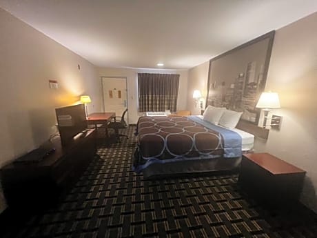 1 King Bed Non-Smoking