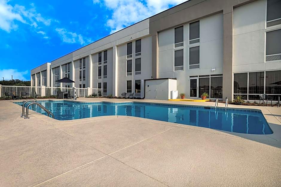 Hampton Inn By Hilton Gadsden