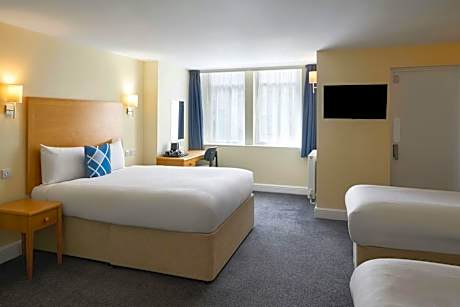 Family Room with Double Bed and Two Twin Beds