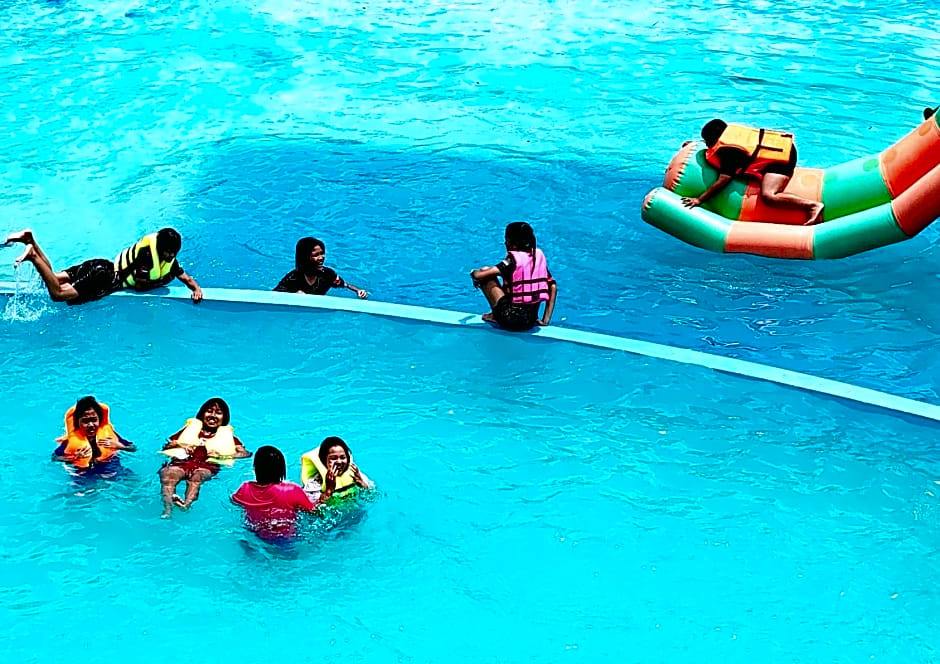 Trang Villa Hotel and Water Park