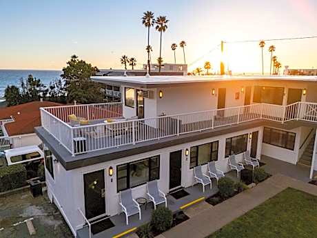 Tides Oceanview Inn and Cottages