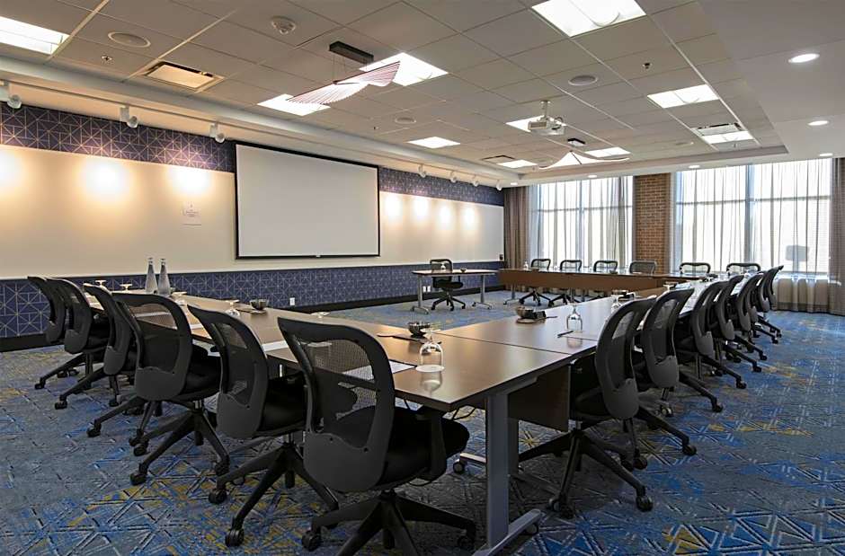 DoubleTree by Hilton West Edmonton