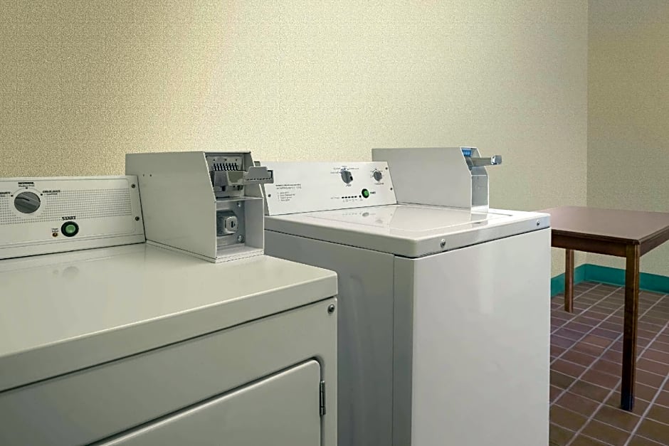 Travelodge by Wyndham Zanesville