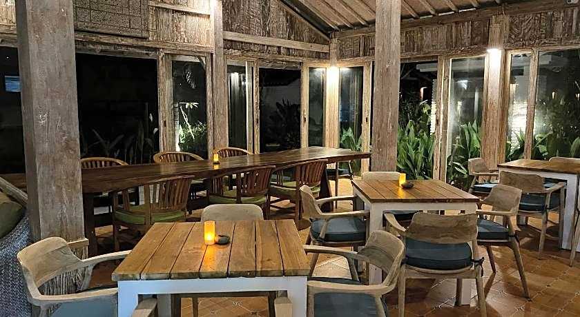 Wide Sands Beach Retreat