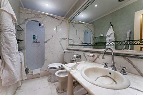 Suite Deluxe with Balcony - Historic Villa