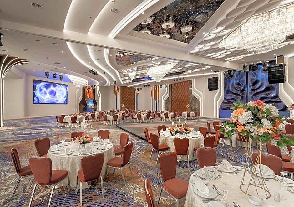 Crowne Plaza Alexandria Mirage by IHG