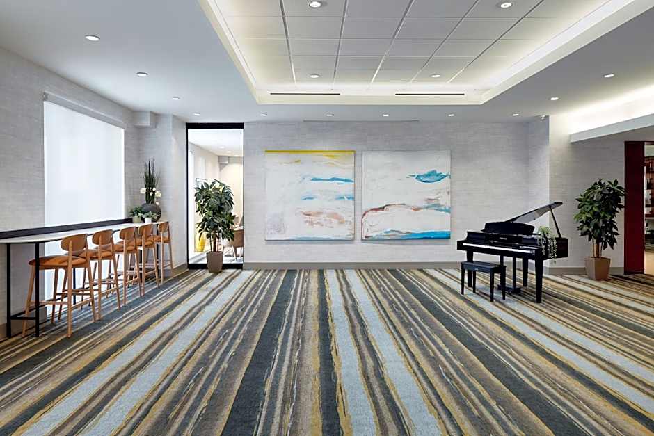 Holiday Inn & Suites Montreal Airport by IHG