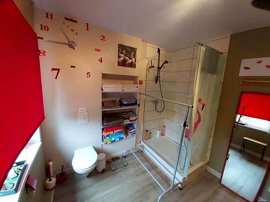 Magnifiques chambres au calme by Claire de Meuse