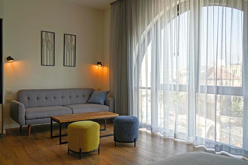 Apartique Hotel