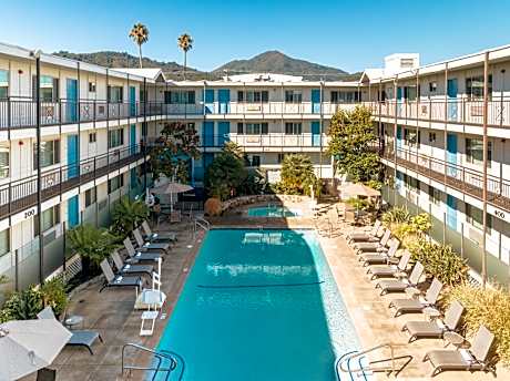 Marin Suites Hotel