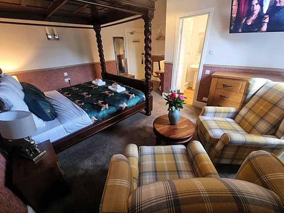 Roy Bridge Hotel