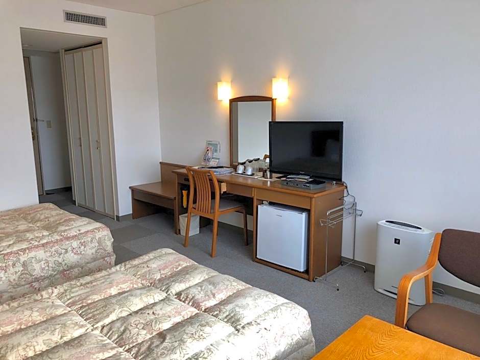 Tendo Central Hotel
