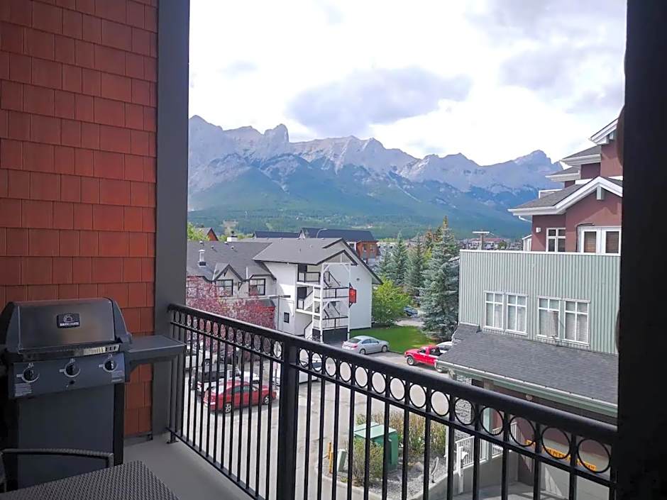 Sweet Condo Canmore GR：）