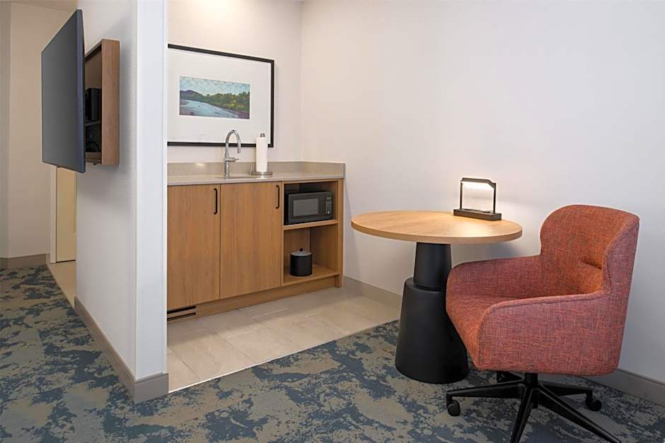 Hampton Inn By Hilton & Suites Redding