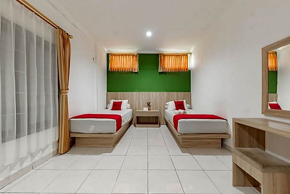 RedDoorz Syariah near Taman Bekapai 2